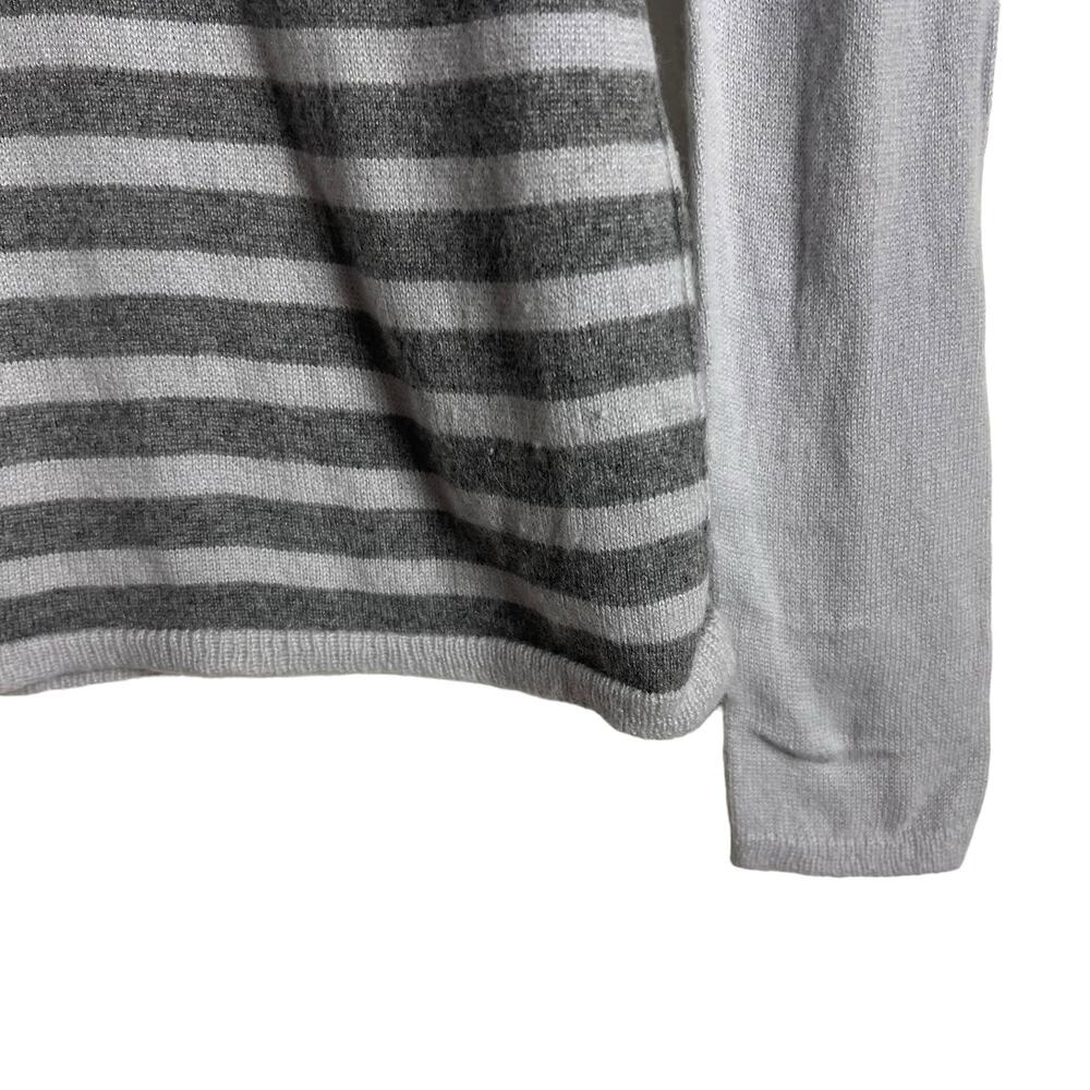 Armani Collezioni Cashmere Gray Striped Long Sleeve Surplice V-Neck Sweater Sz 4 - Picture 5 of 9
